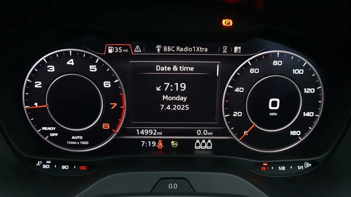 2022-audi-q2-10-30-tfsi-sport-big-10