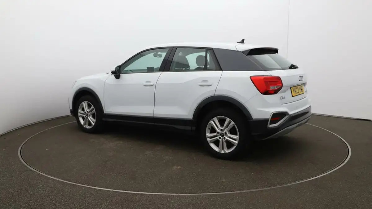 2022-audi-q2-10-30-tfsi-sport-big-27