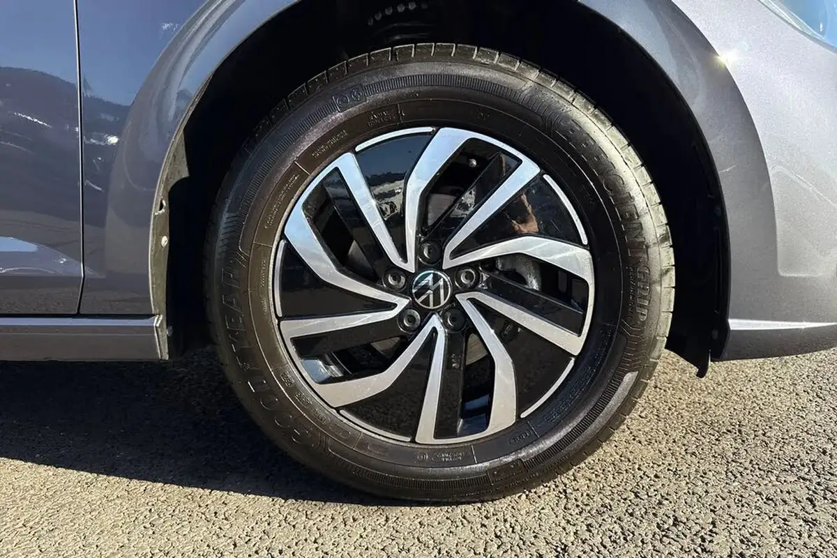 2024-volkswagen-polo-10-tsi-life-dsg-big-9