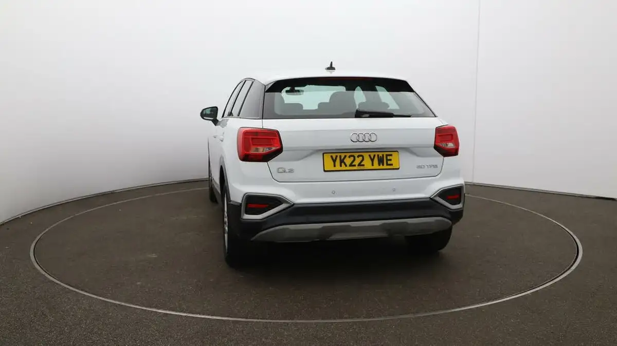 2022-audi-q2-10-30-tfsi-sport-big-51