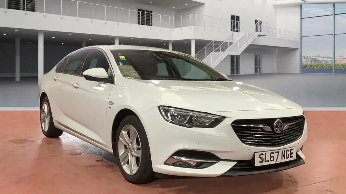 2017-vauxhall-insignia-grand-sport-16td-sri-nav-109ps-ecotec-big-4