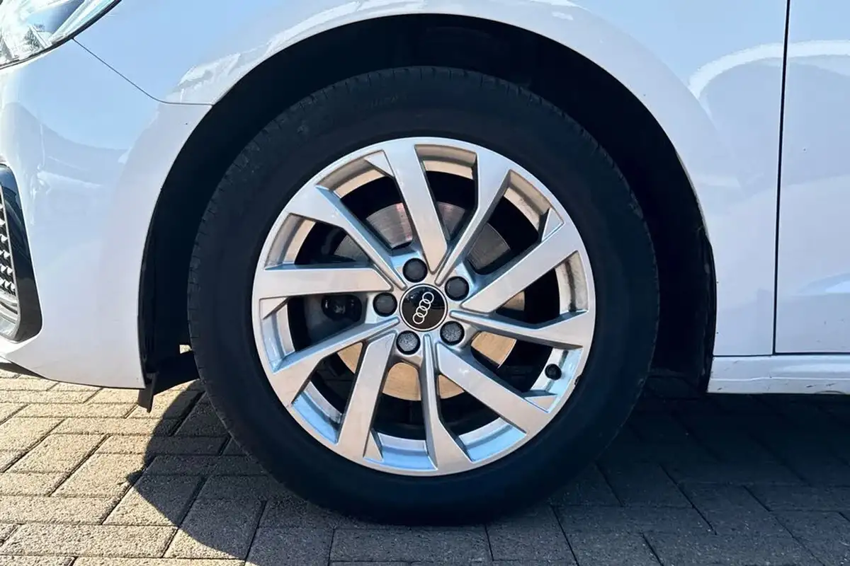 2023-audi-a1-10-30-tfsi-sport-big-21
