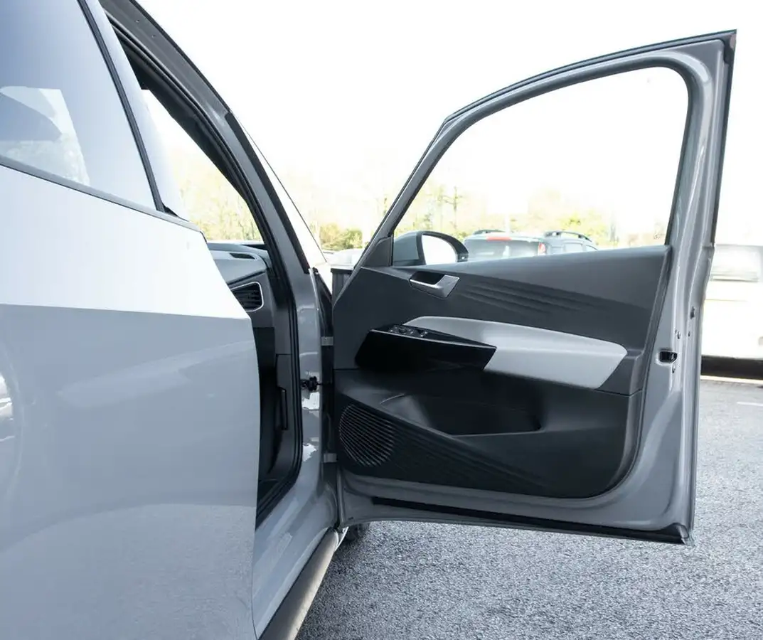 2020-volkswagen-id3-e-business-big-13