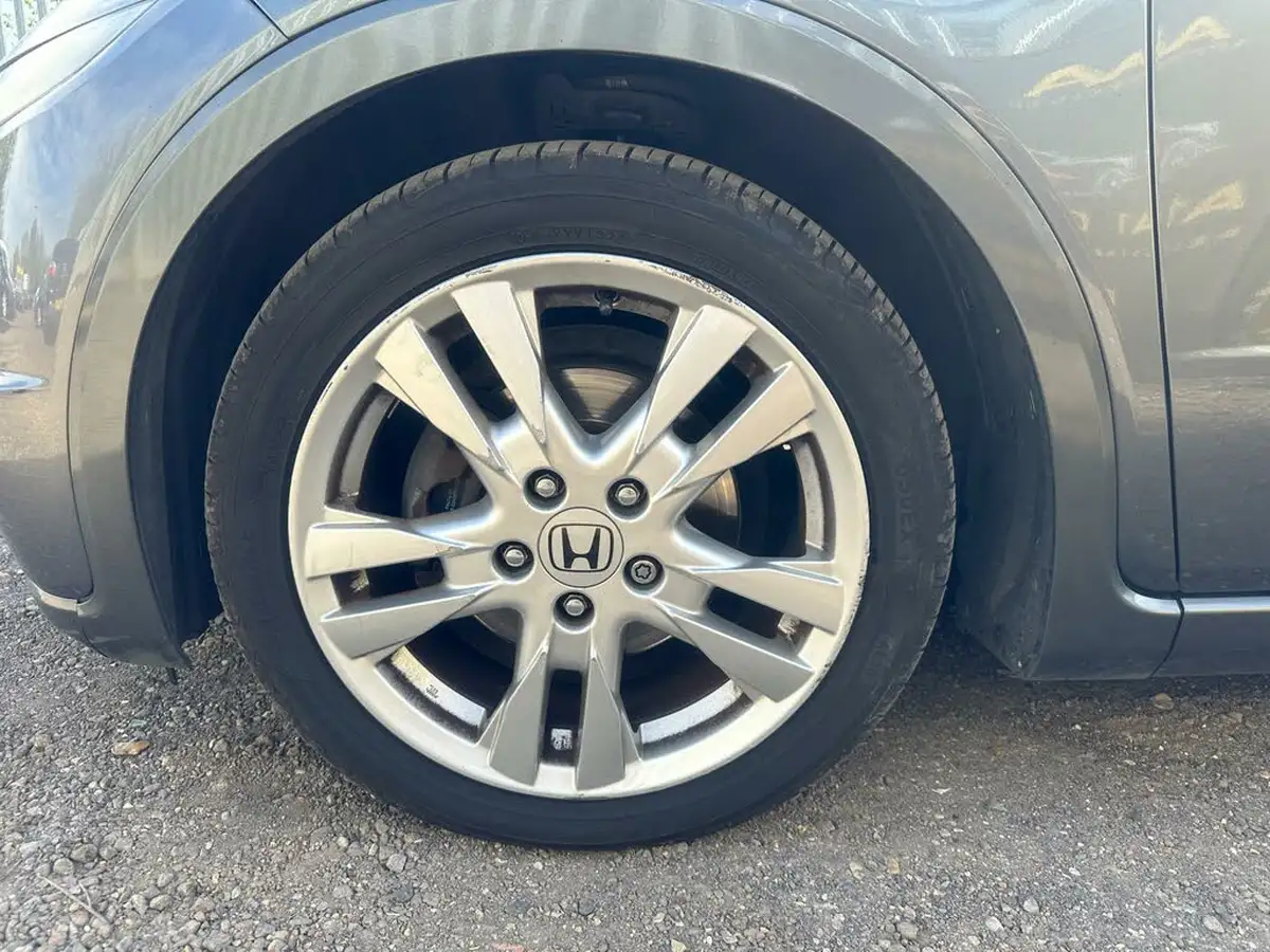 2010-honda-civic-18-es-t-big-39