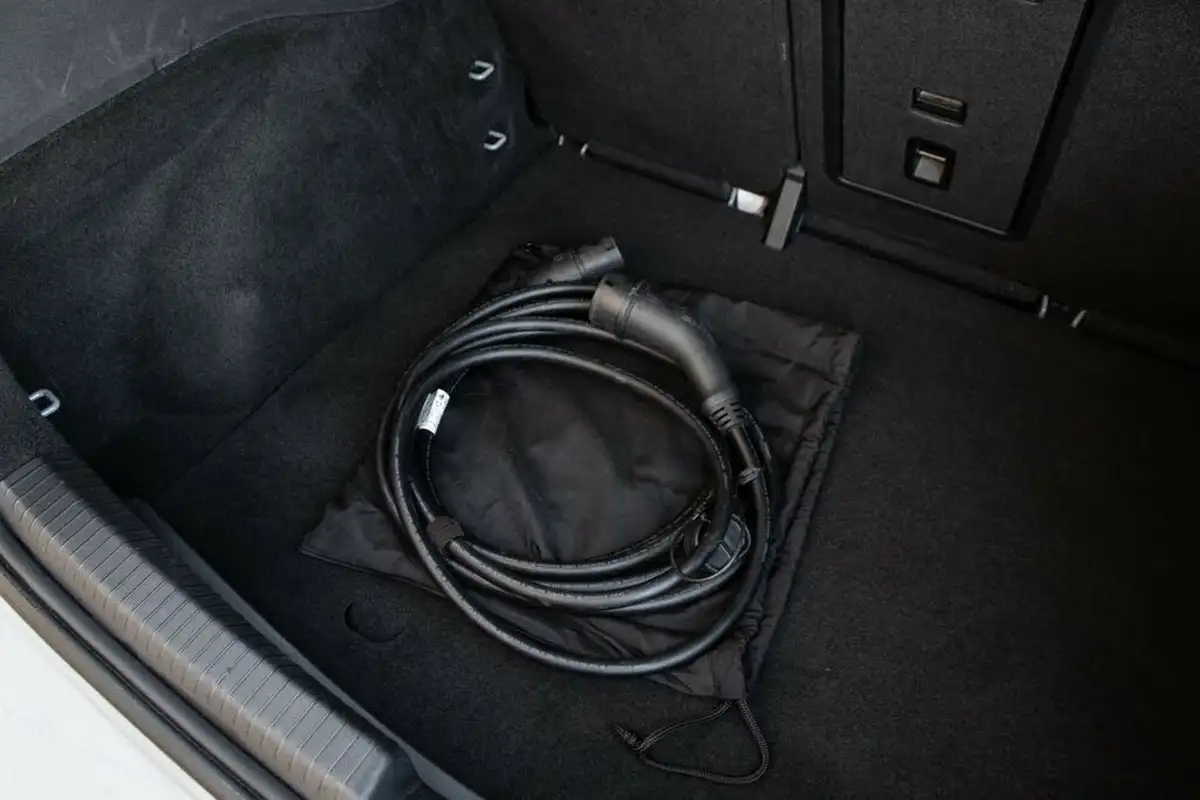2020-volkswagen-id3-e-business-big-37