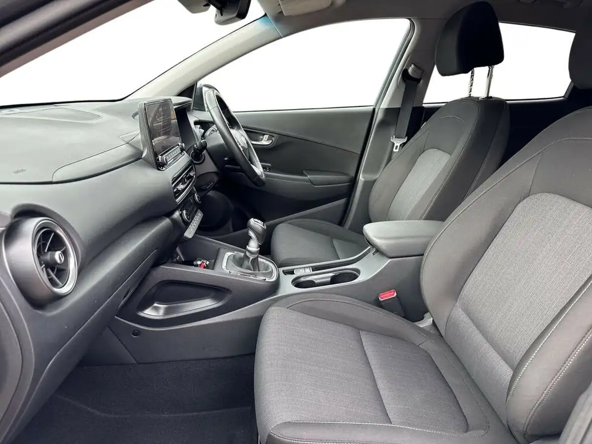 2022-hyundai-kona-10-t-gdi-premium-big-9