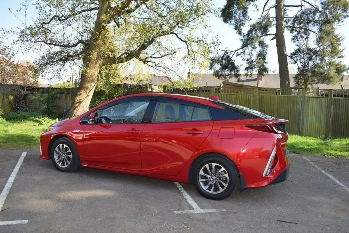 2020-toyota-prius-18-vvt-i-excel-plug-in-e-cvt-big-26