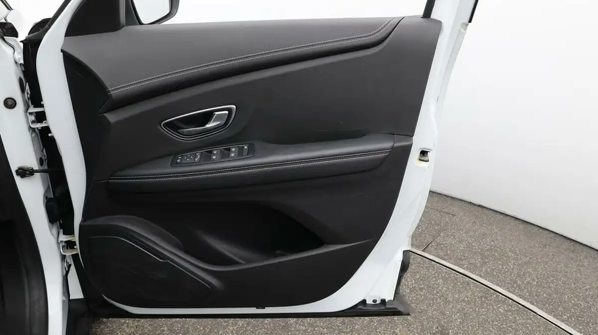 2017-renault-scenic-15dci-dynamique-s-nav-edc-auto-big-15