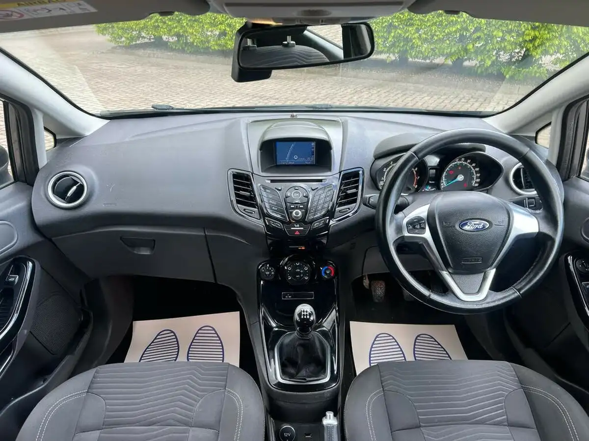 2016-ford-fiesta-10t-zetec-100ps-ecoboost-ss-5d-big-8