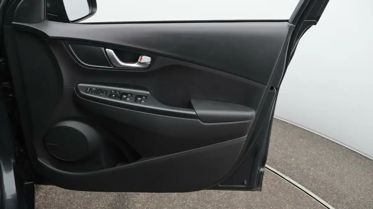 2022-hyundai-kona-e-premium-204ps-64kwh-7kw-obc-big-15