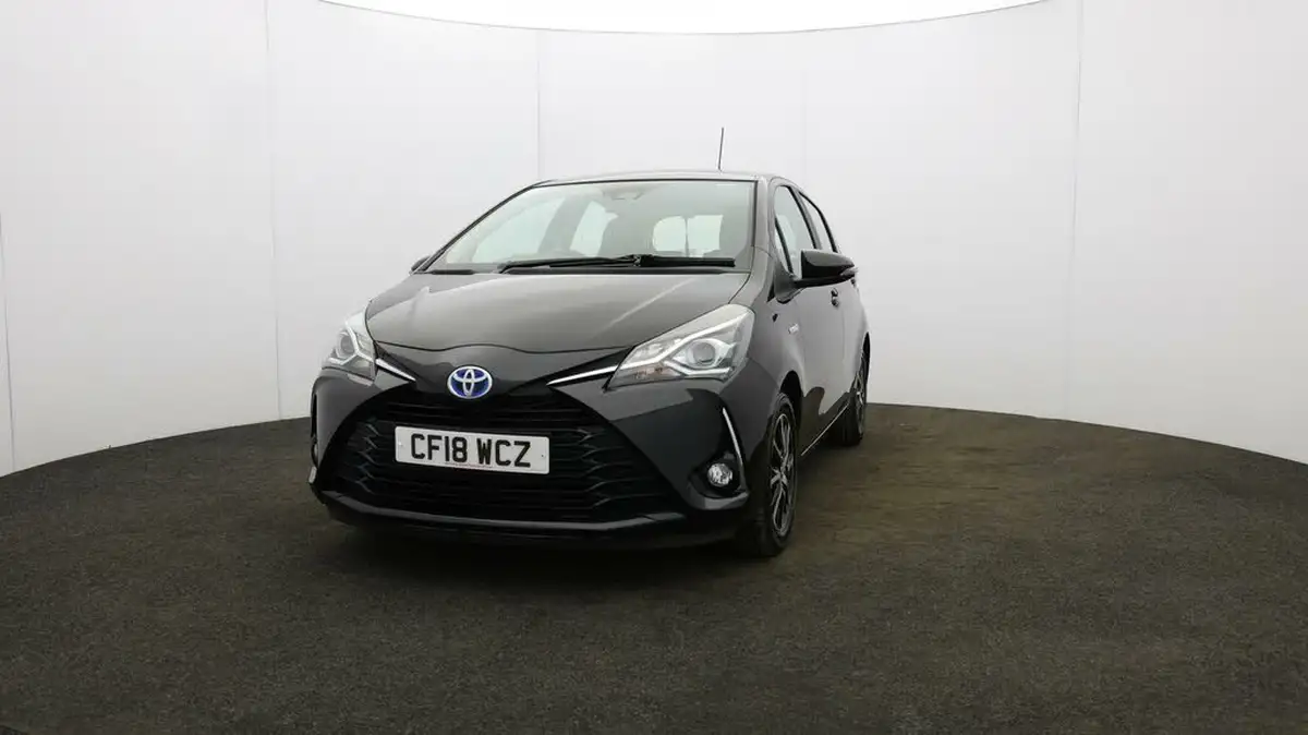 2018-toyota-yaris-15-vvt-i-icon-tech-98bhp-hybrid-1497cc-e-cvt-big-31