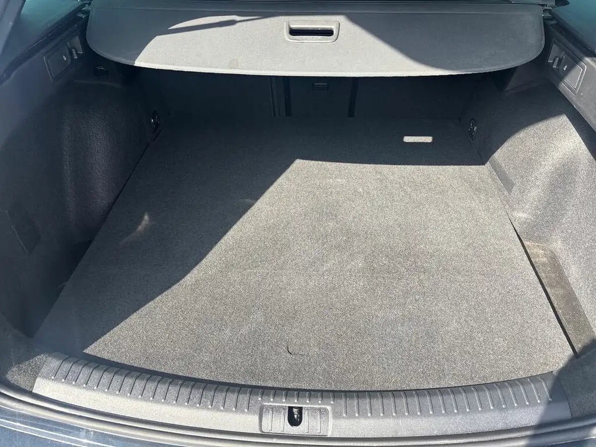 2021-seat-leon-14-e-hybrid-fr-sport-estate-big-9