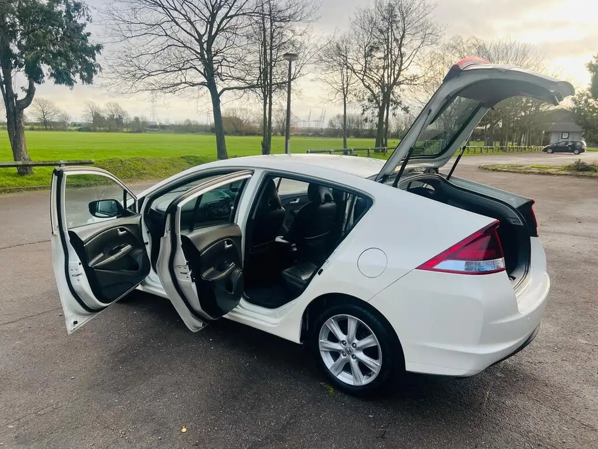 2013-honda-insight-big-9