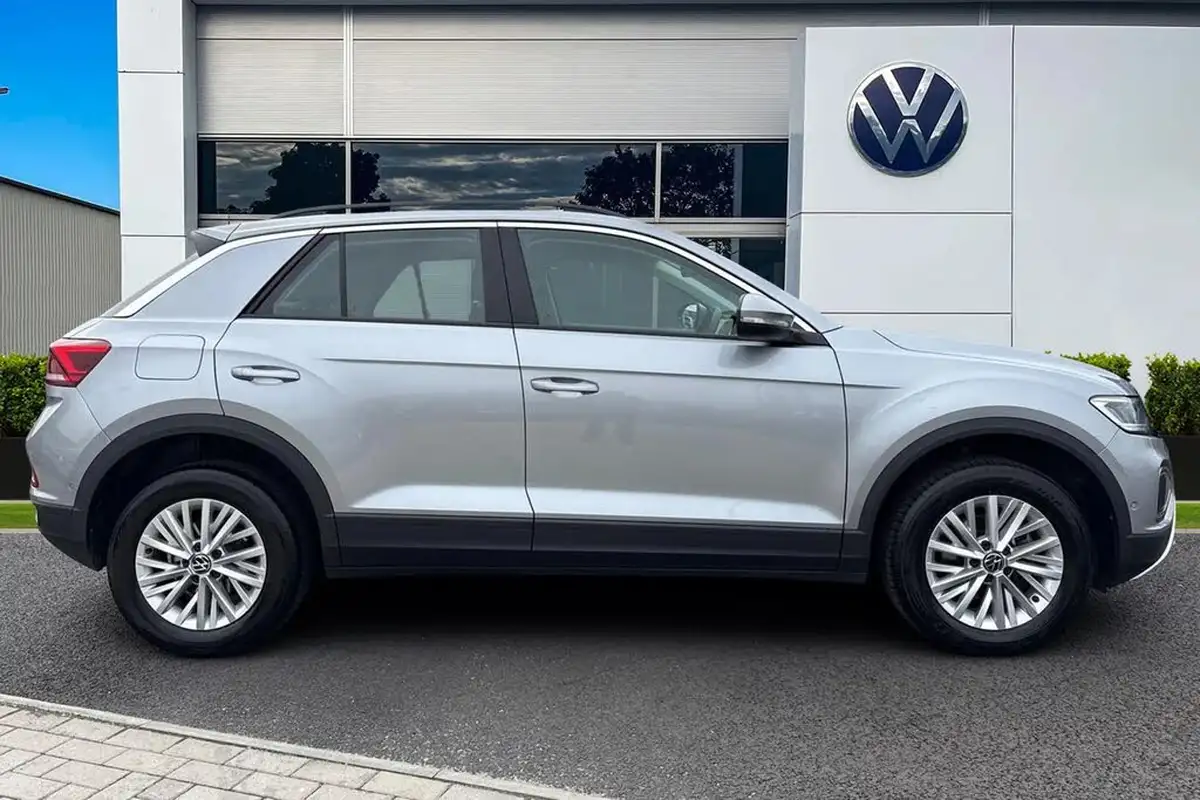 2024-volkswagen-t-roc-10-tsi-life-110ps-big-2