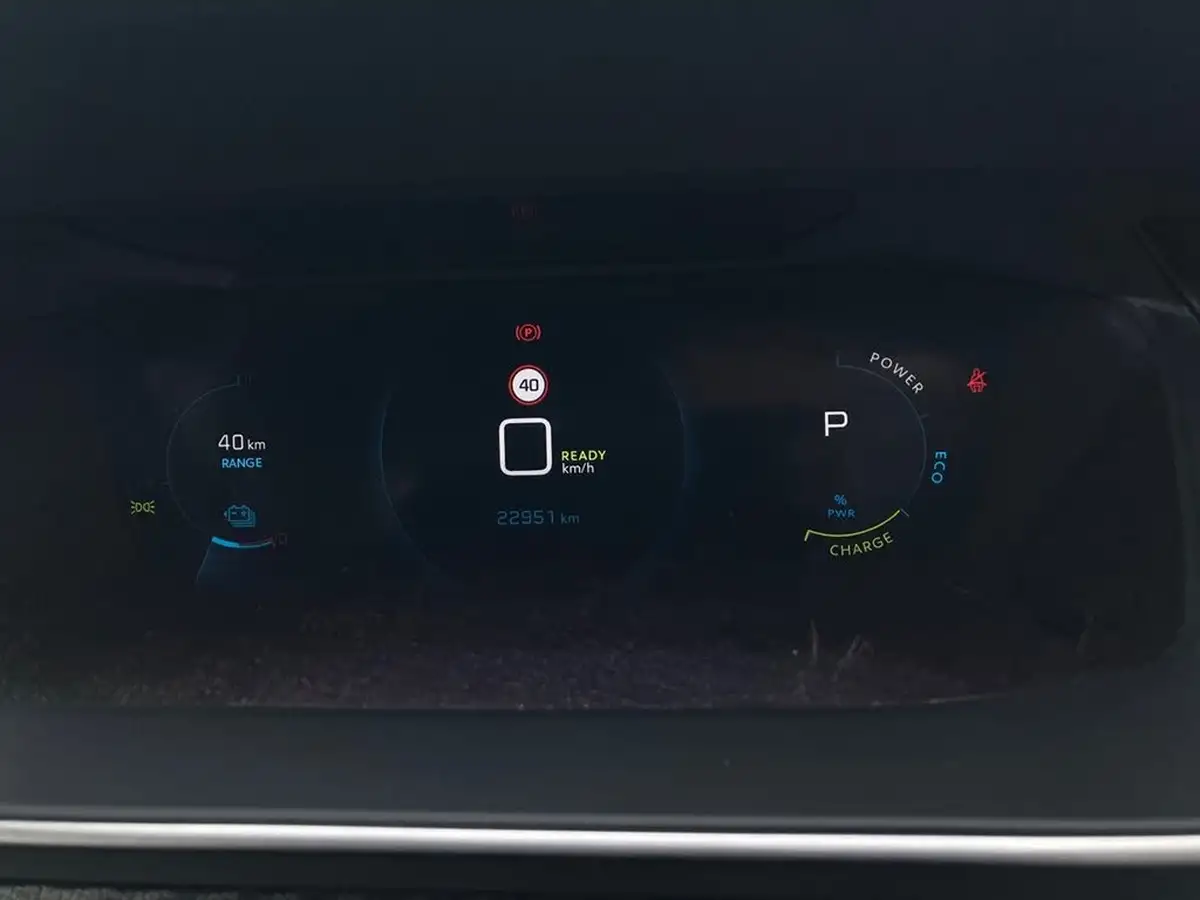 2021-peugeot-2008-suv-e-gt-big-13