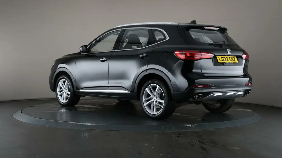 2022-mg-hs-15t-gdi-exclusive-162ps-big-5