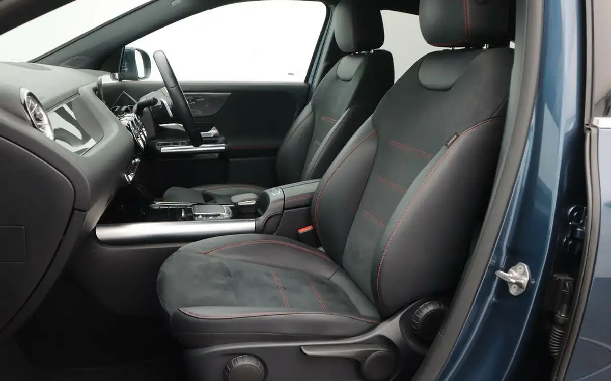 2022-mercedes-benz-gla-class-13-gla-200-amg-line-premium-big-14