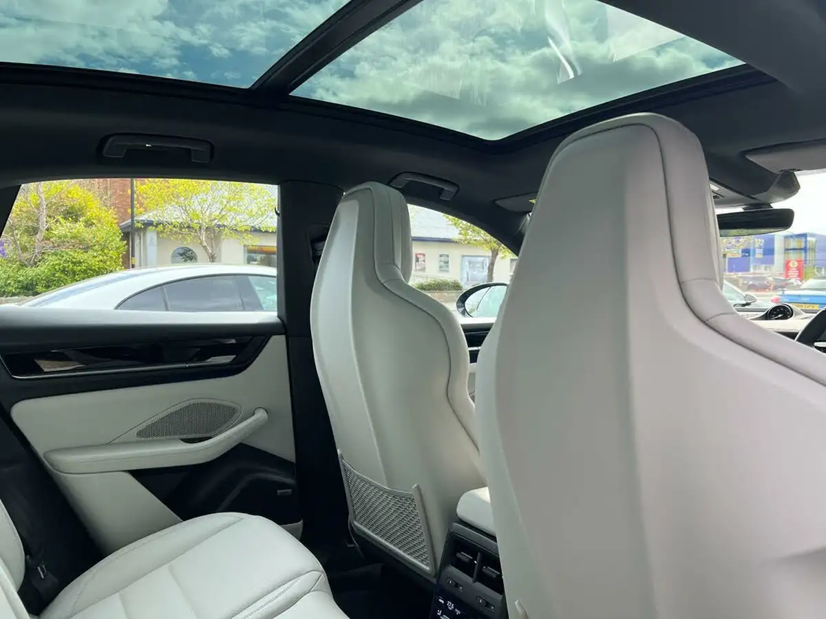 2024-porsche-macan-e-4-electric-big-26