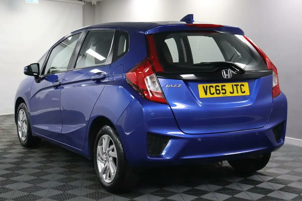 2015-honda-jazz-13-i-vtec-se-cvt-big-7