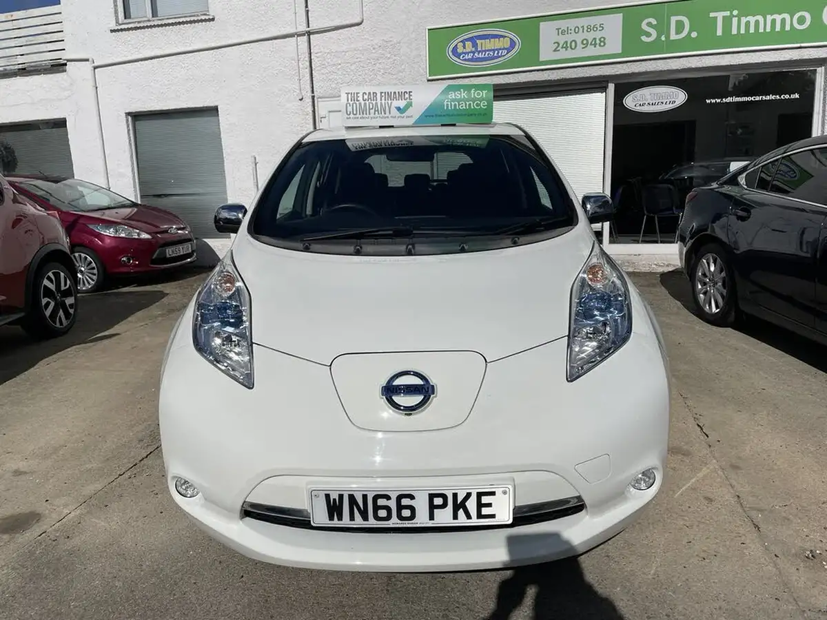 2016-nissan-leaf-e-tekna-30kwh-big-0