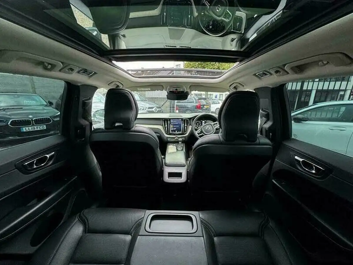 2018-volvo-xc60-20td-d4-inscription-pro-4x4-geartronic-big-35