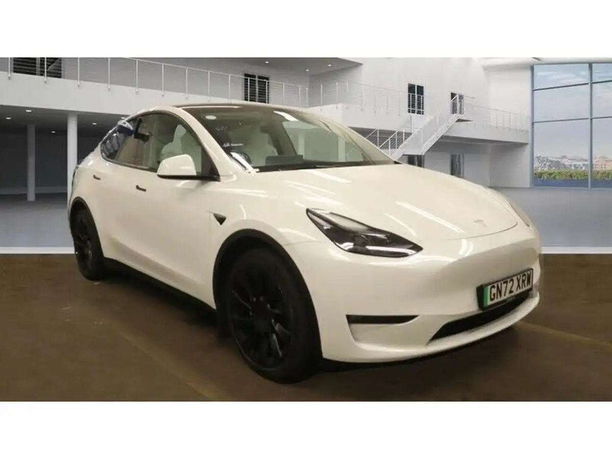 2022-tesla-model-y-e-long-range-big-0