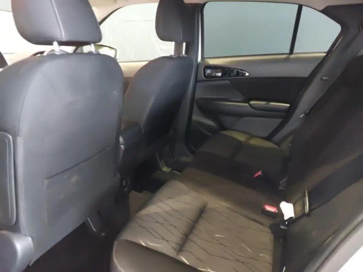 2018-mitsubishi-eclipse-cross-15-3-auto-big-5