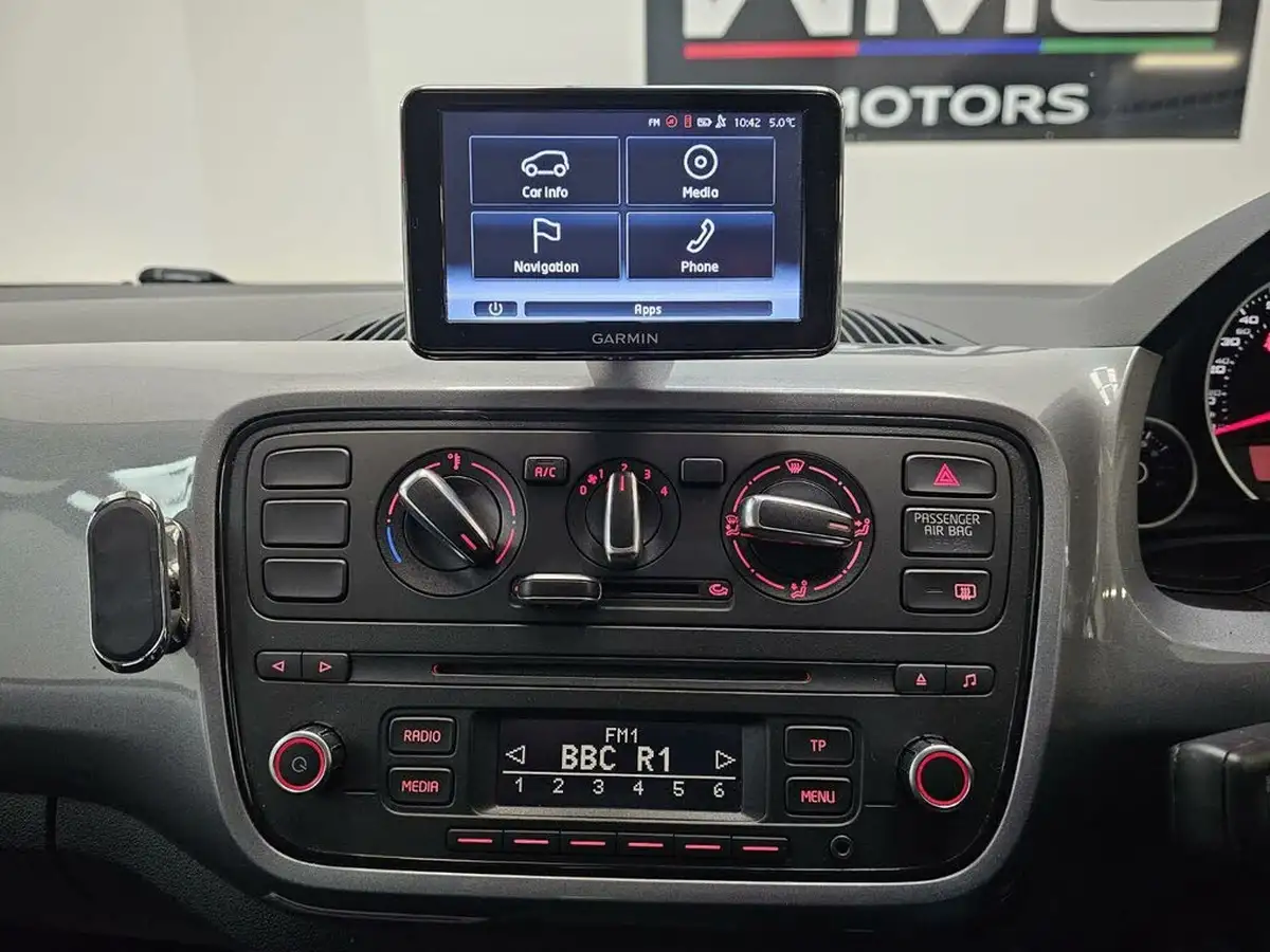 2014-seat-mii-10-i-tech-5d-big-13