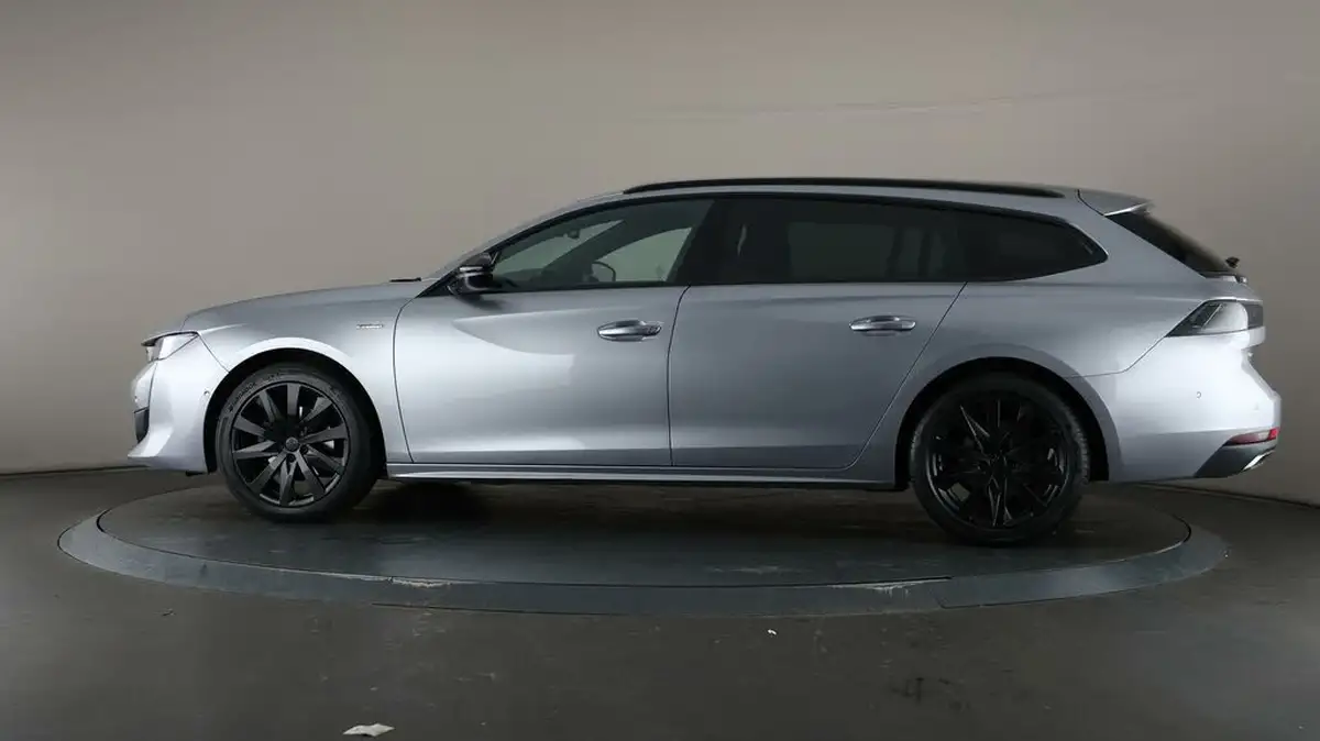 2021-peugeot-508-12-puretech-gt-big-29