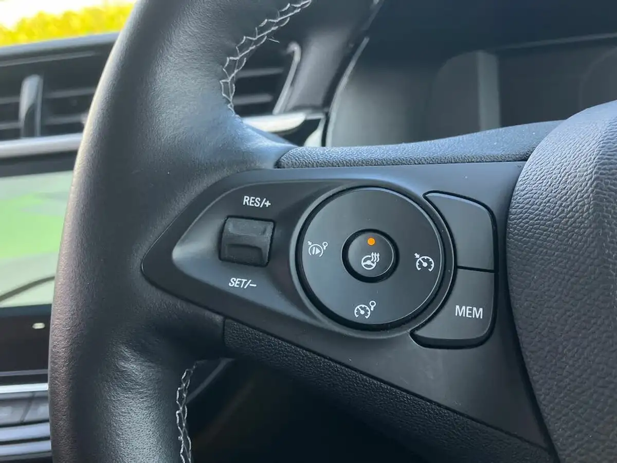 2022-vauxhall-corsa-e-elite-premium-big-25