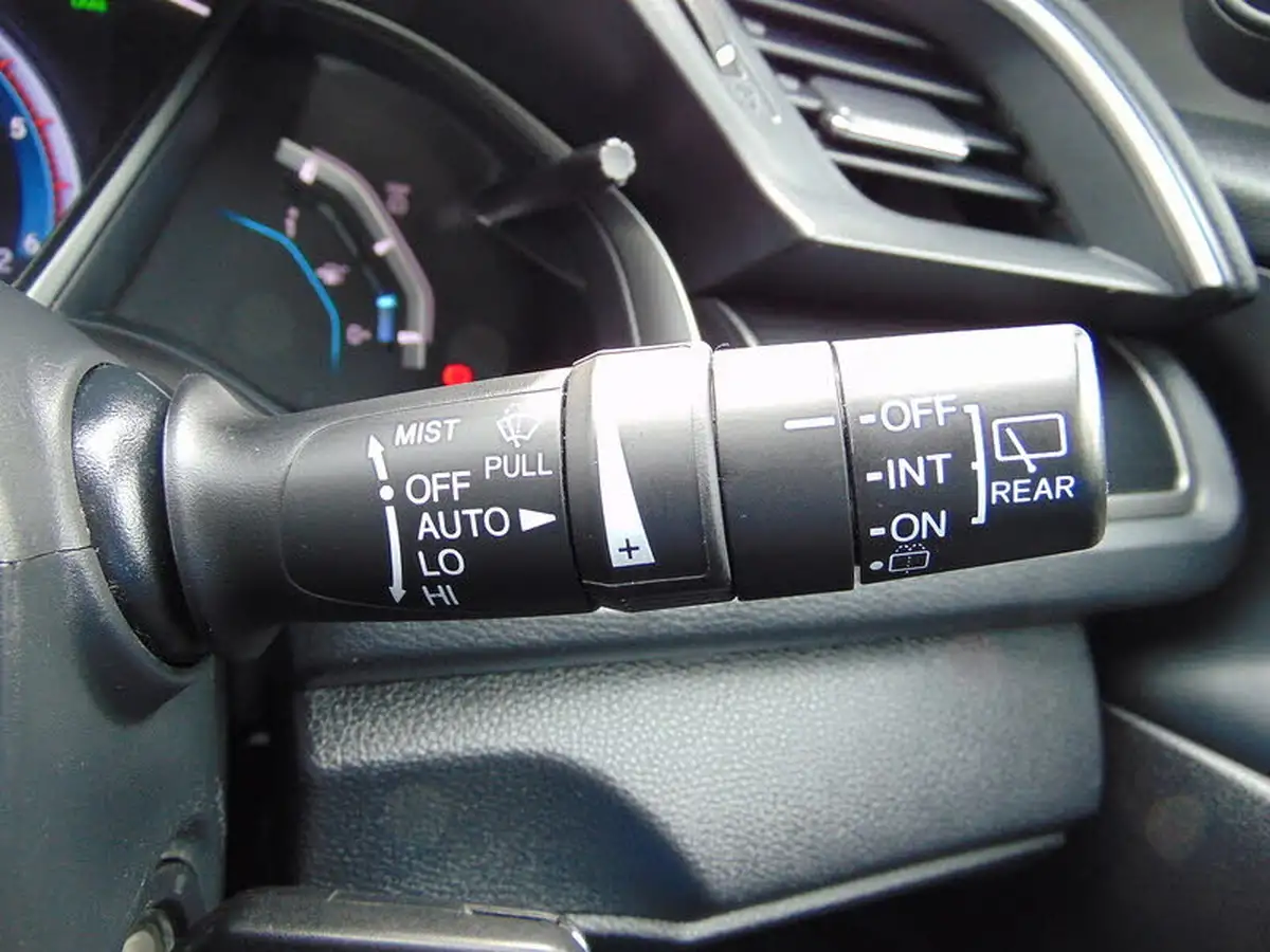 2020-honda-civic-16-i-dtec-sr-hatchback-5d-big-26