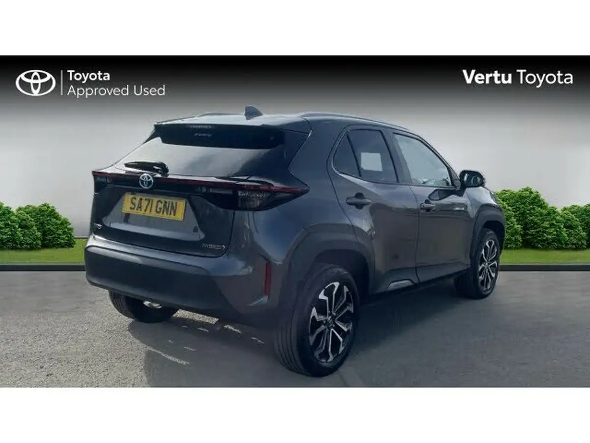 2021-toyota-yaris-15-vvt-i-design-panoramic-roof-big-1