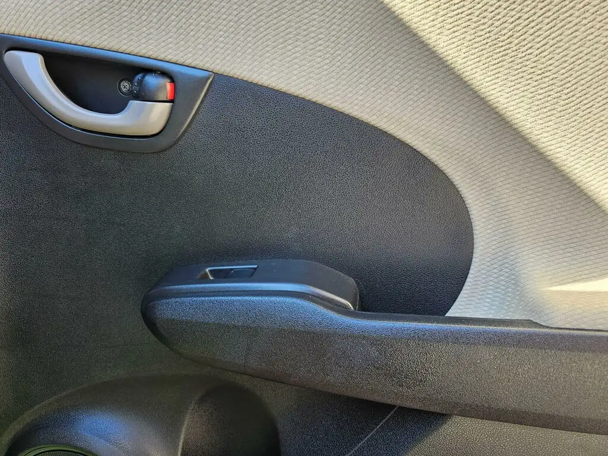 2012-honda-jazz-big-26