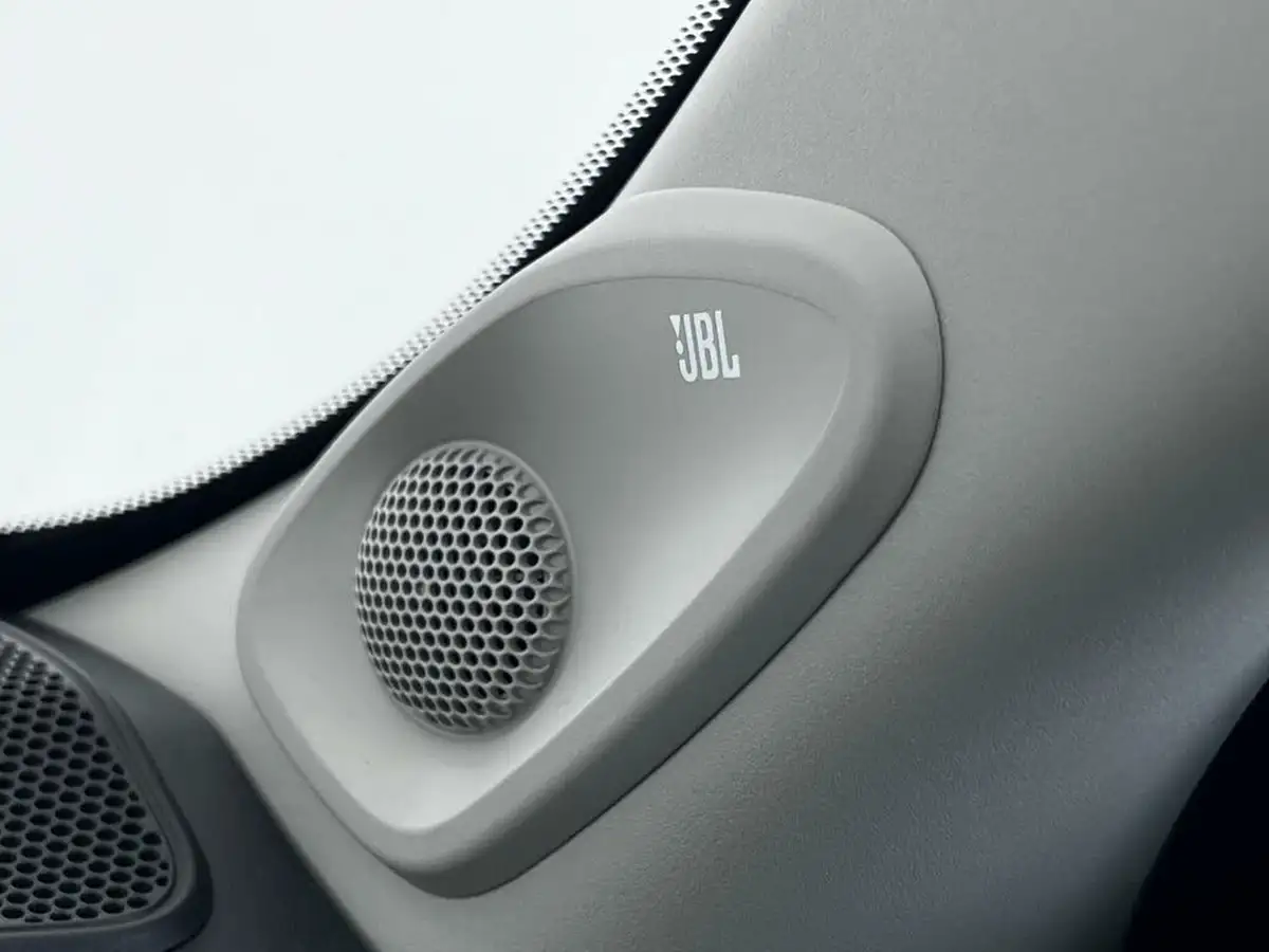 2021-toyota-yaris-15-vvt-i-excel-big-23