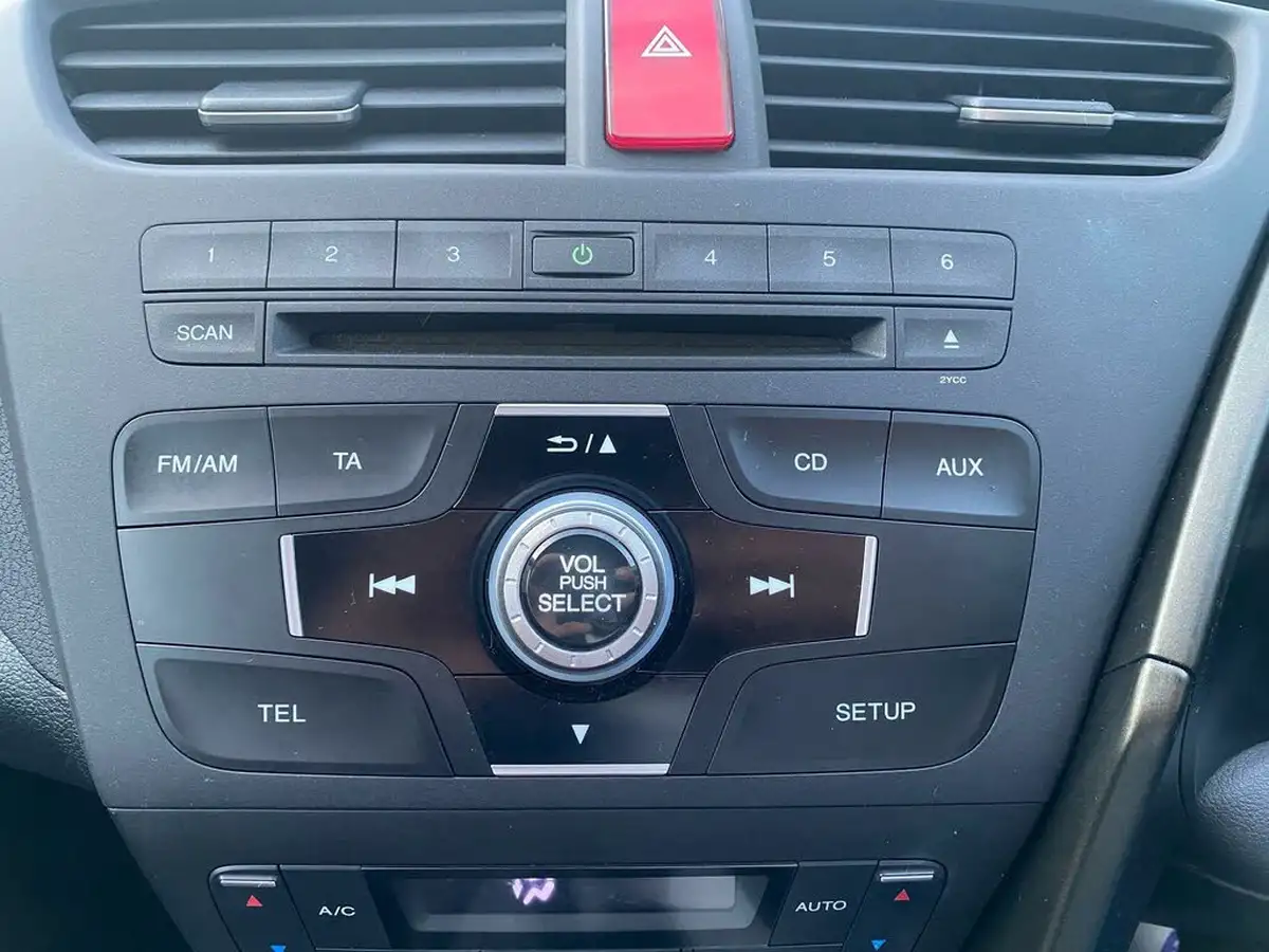 2013-honda-civic-18-es-auto-big-44
