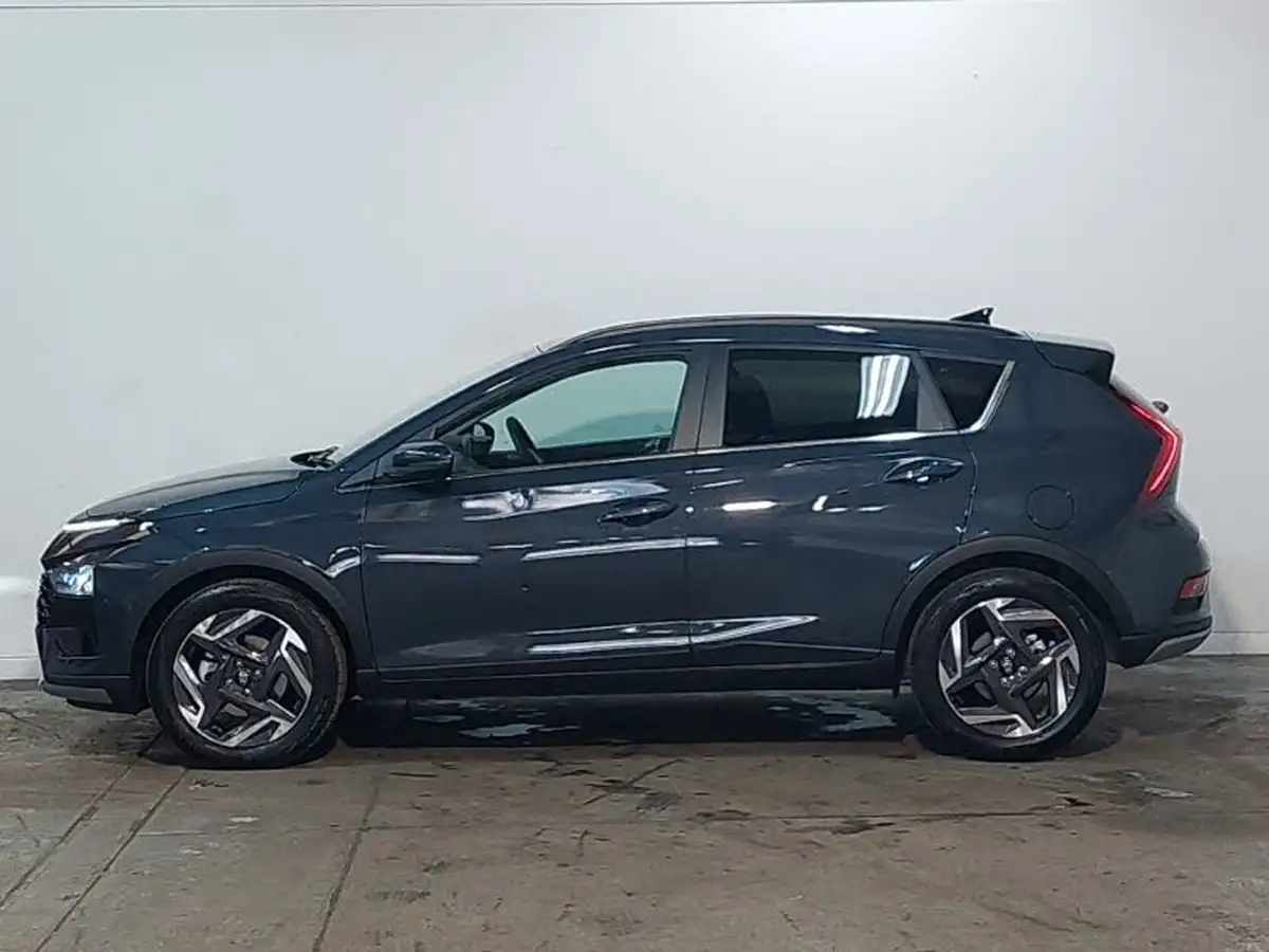 2024-hyundai-bayon-10-t-gdi-premium-100ps-two-tone-roof-big-3