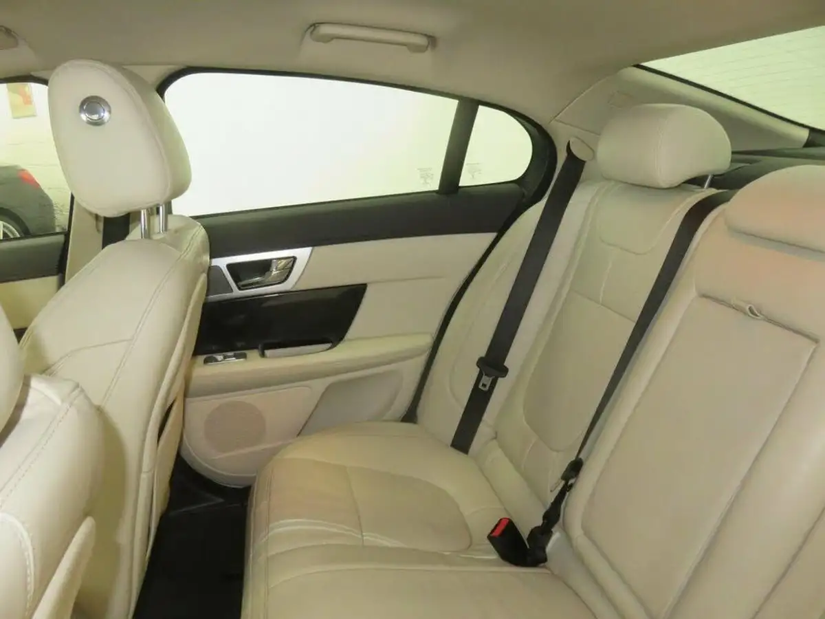 2014-jaguar-xf-30td-s-premium-luxury-saloon-4d-big-46