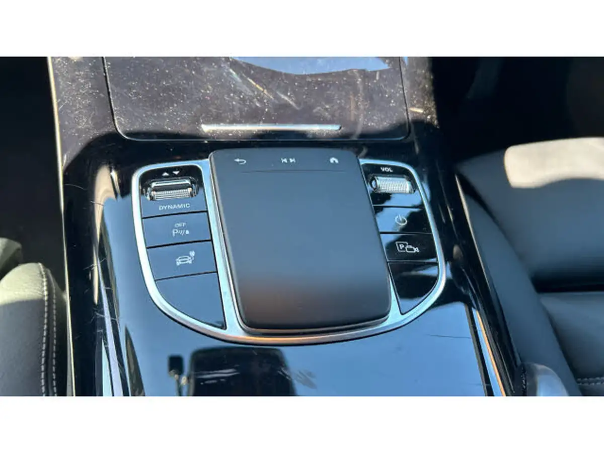 2022-mercedes-benz-eqc-e-eqc-400-amg-line-premium-big-12