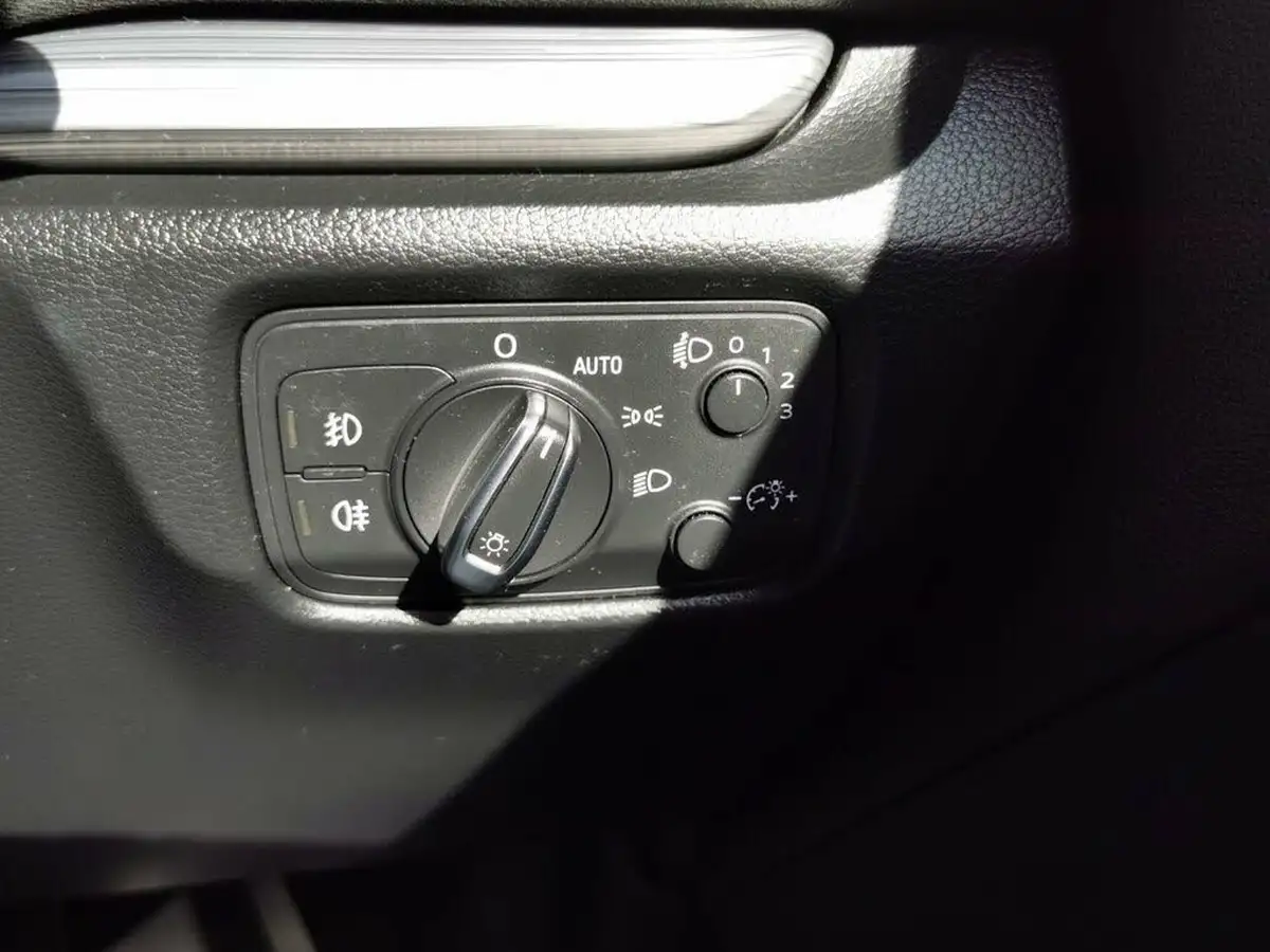 2014-audi-a3-20-tdi-sport-184ps-quattro-hatchback-3d-1968cc-s-tronic-big-14