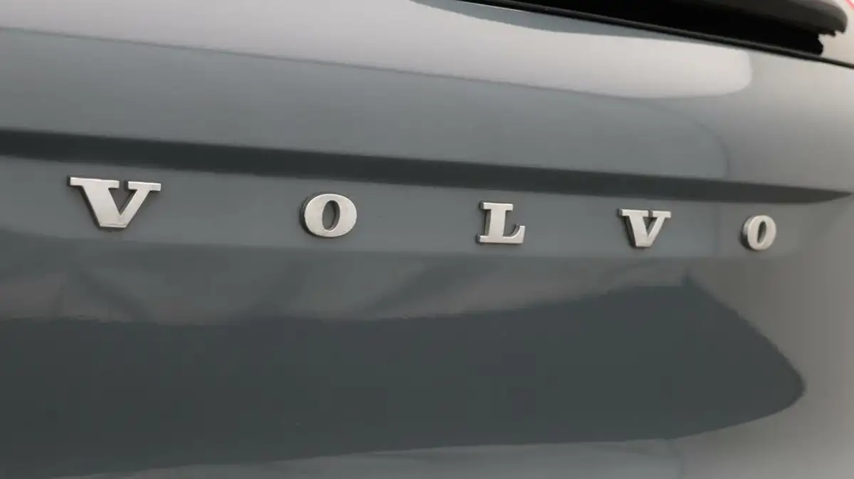 2022-volvo-xc40-15-t3-r-design-auto-big-20
