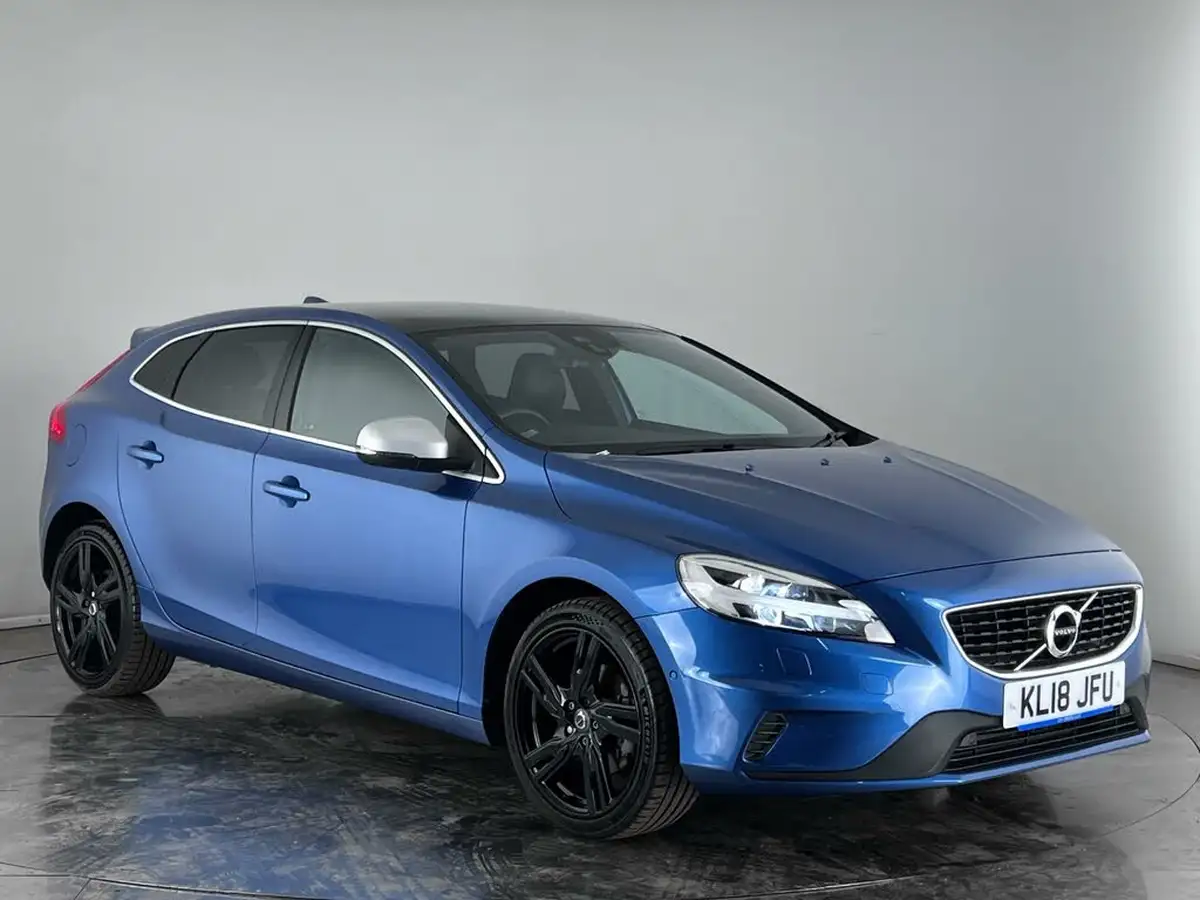 2018-volvo-v40-20-t3-r-design-pro-big-0
