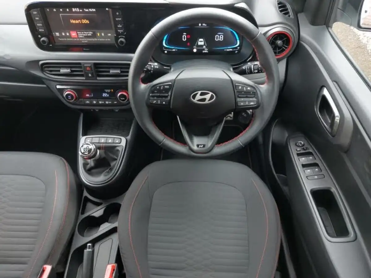 2024-hyundai-i10-10-t-gdi-n-line-90ps-two-tone-roof-big-14