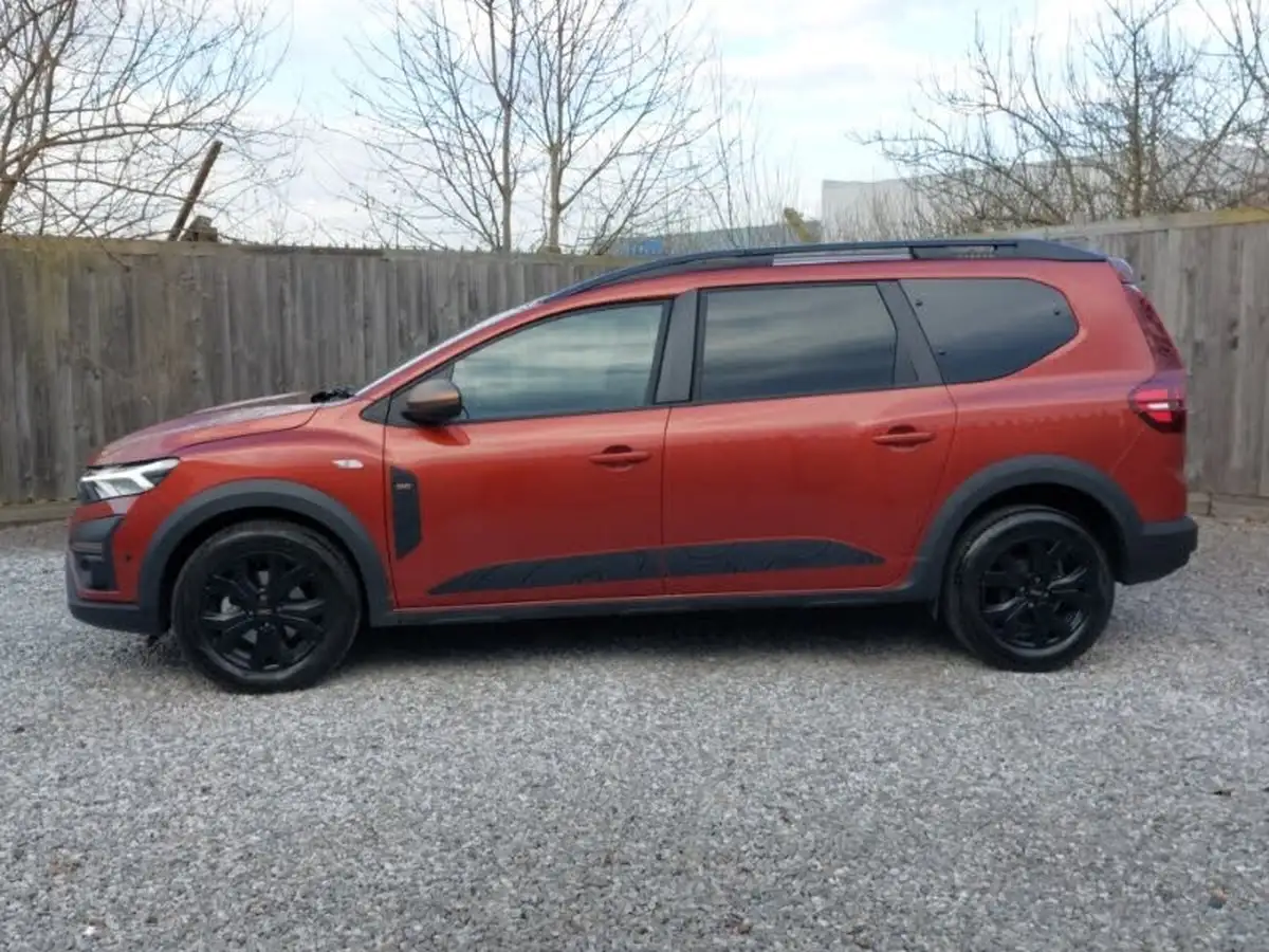 2024-dacia-jogger-16-tce-extreme-big-3