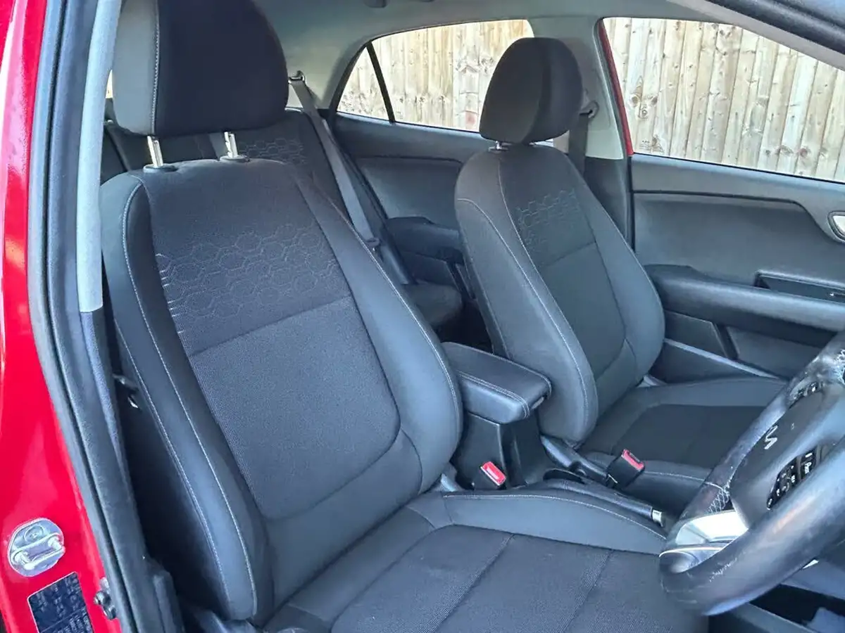 2021-kia-rio-10-t-gdi-2-dct-big-26