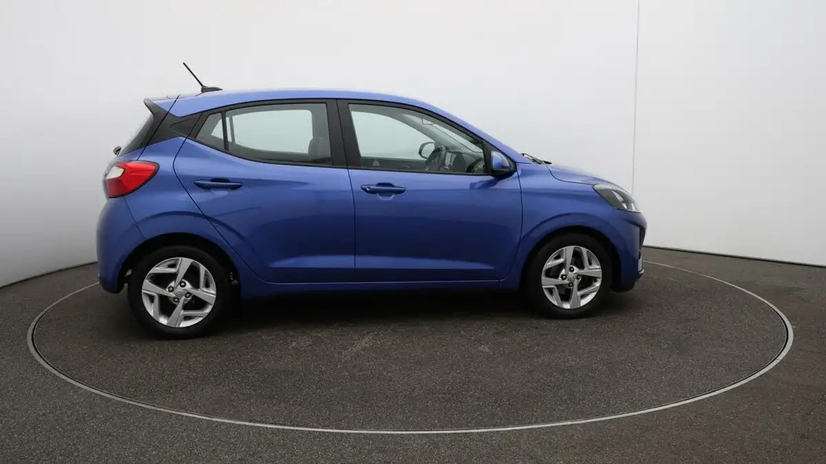 2020-hyundai-i10-12-se-connect-big-8