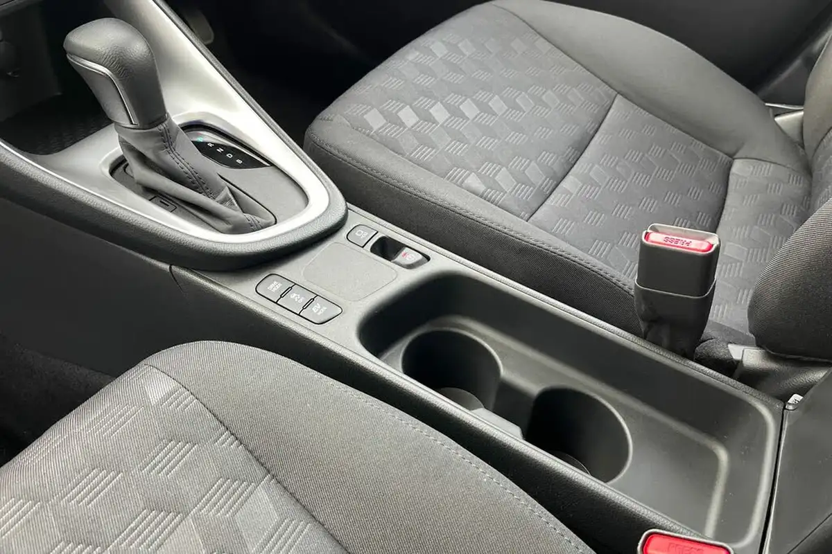 2024-mazda-mazda2-15-centre-line-big-20