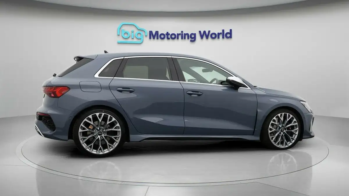 2022-audi-rs3-25-tfsi-sportback-5d-big-35
