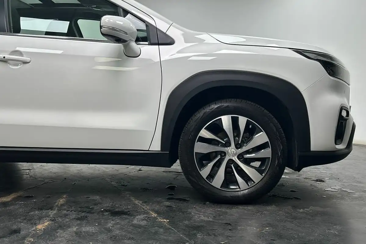 2024-suzuki-s-cross-15-ultra-allgrip-big-14