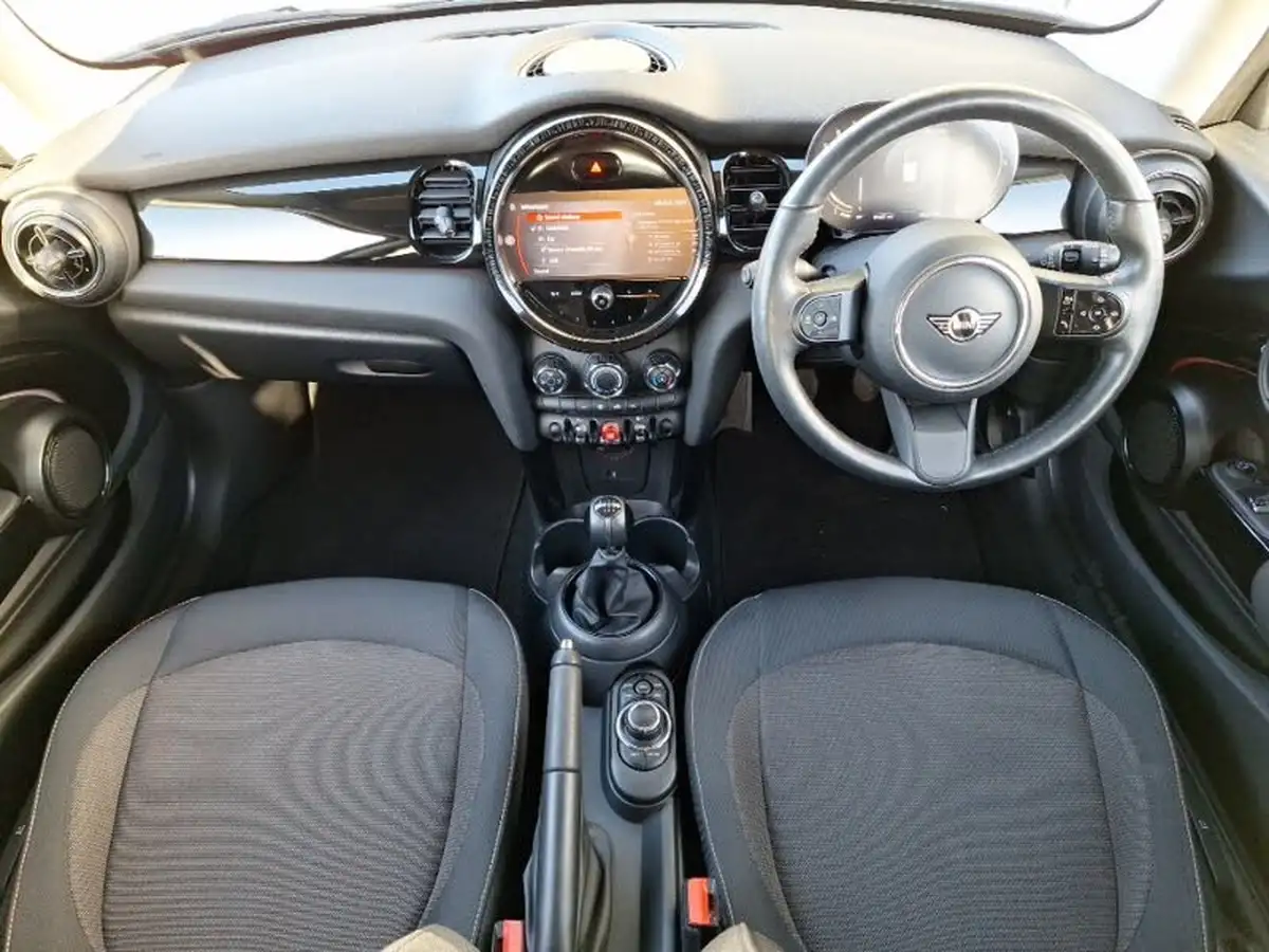 2022-mini-cooper-15-cooper-classic-hatchback-3d-big-2