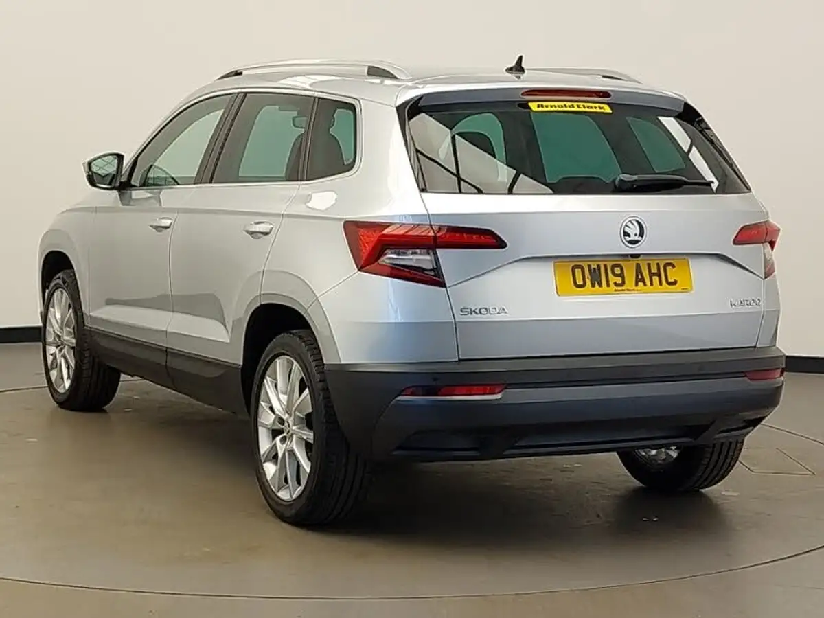 2019-skoda-karoq-15-tsi-se-l-dsg-big-1